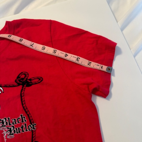 Red Black Butler Graphic T-shirt Size: Small EUG - Picture 6 of 6